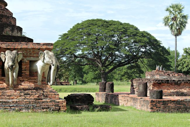 elefantentempel in sukhothai